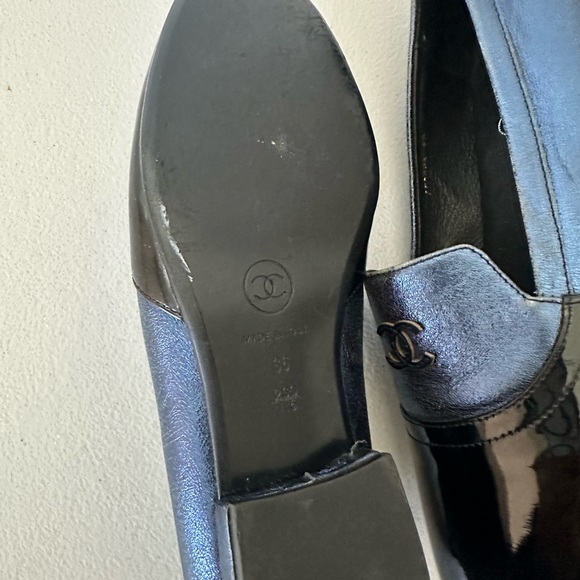 VINTAGE CHANEL PATENT Leather round Toe Loafers - Picture 4 of 14
